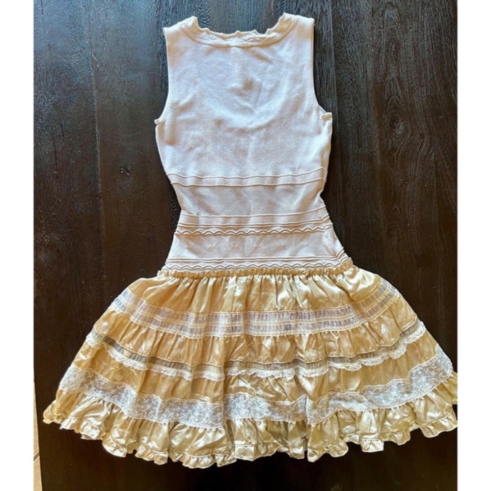 Bebe beige summer dress in size M. Stretchy - Picture 6 of 7